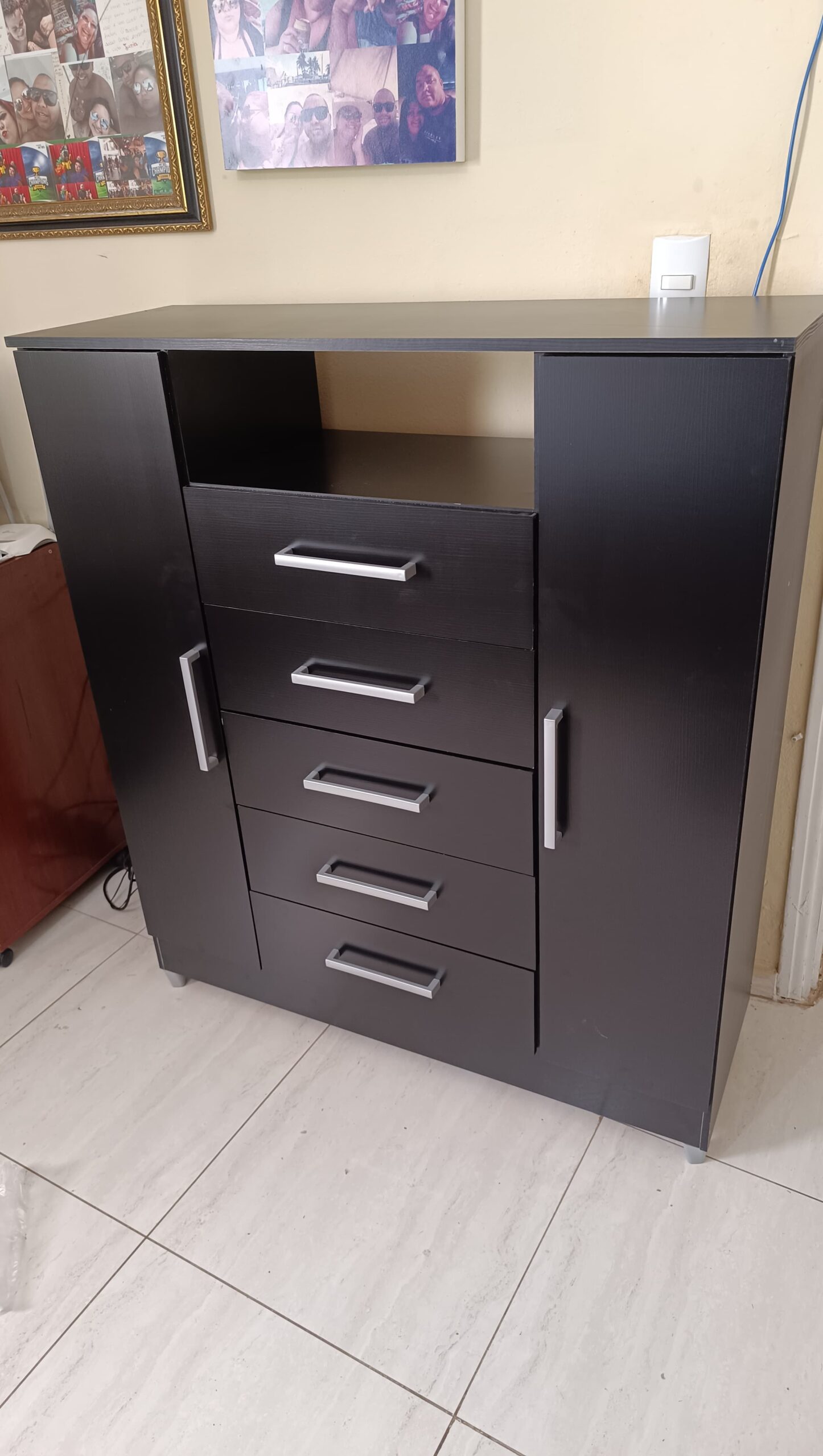 Cômoda Preta com Gavetas